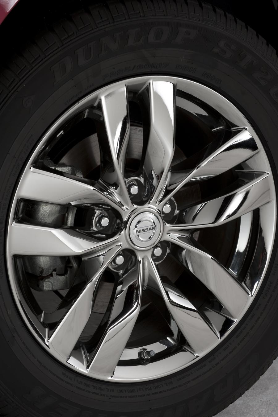  Nissan Rogue Krom Edition 2010 года  (фото 20 из 28)